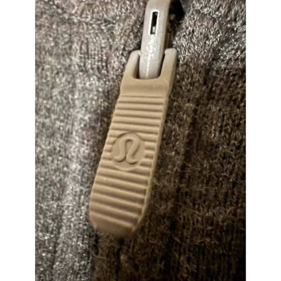 Lululemon Sweater Womens 12 Gray Merino Wool Zip Up Bomber Knit Jacket Cardigan - Picture 3 of 9